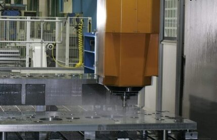 Unisign CNC machine | Manufacturing of side walls for printing machines | Multi-sided machining | Superb rigidity and stable, accurate process | unisign.com