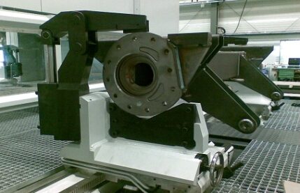 Unisign CNC machine | Machining agricultural equipment | Frontline systems | Tractor parts | Harvesting equipment | unisign.com