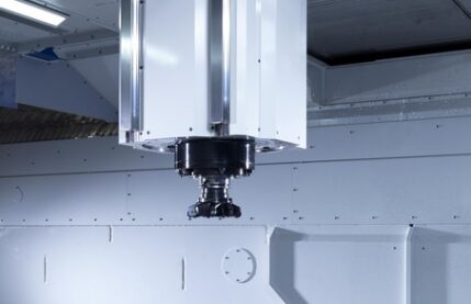Unisign CNC machine | Machining of large parts such as machine beds | Various machining heads | Large working area | unisign.com