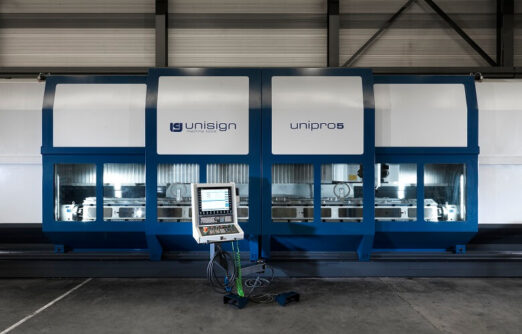 The Unipro 5L is a powerful CNC machining centre