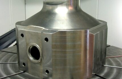 Unisign CNC machine | Machining large parts for knitting or weaving machines | Mill-turn solutions | Large working area | unisign.com