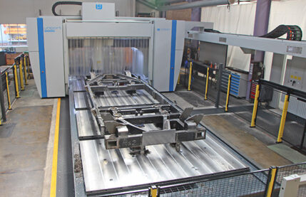 Uniport 6000 for machining of small and large components