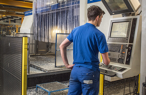 Unisign CNC machines at De Rooy Slijpcentrum