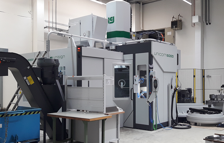 UNICOM6000 | CNC machining | Great ergonomics and full enclosure guarding | unisign.com