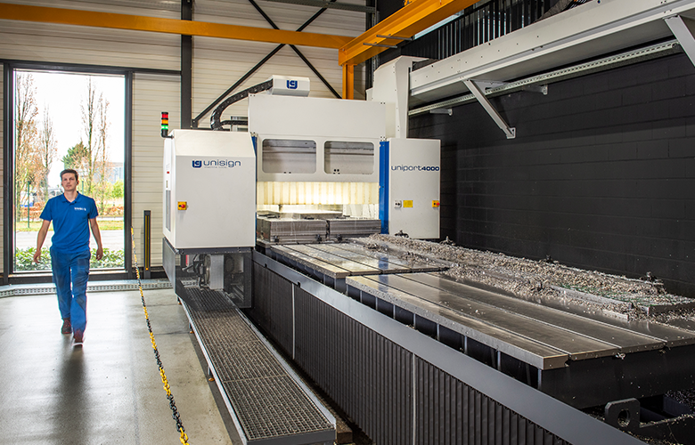 UNIPORT4000 | Portalfräsmaschine | Kleine Stellfläche | Vielseitig | unisign.com