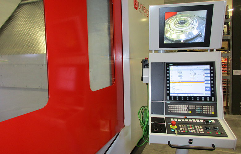 UNIPORT7000-MTC | Fully enclosed CNC machine | safe and clean working environment | unisign.com